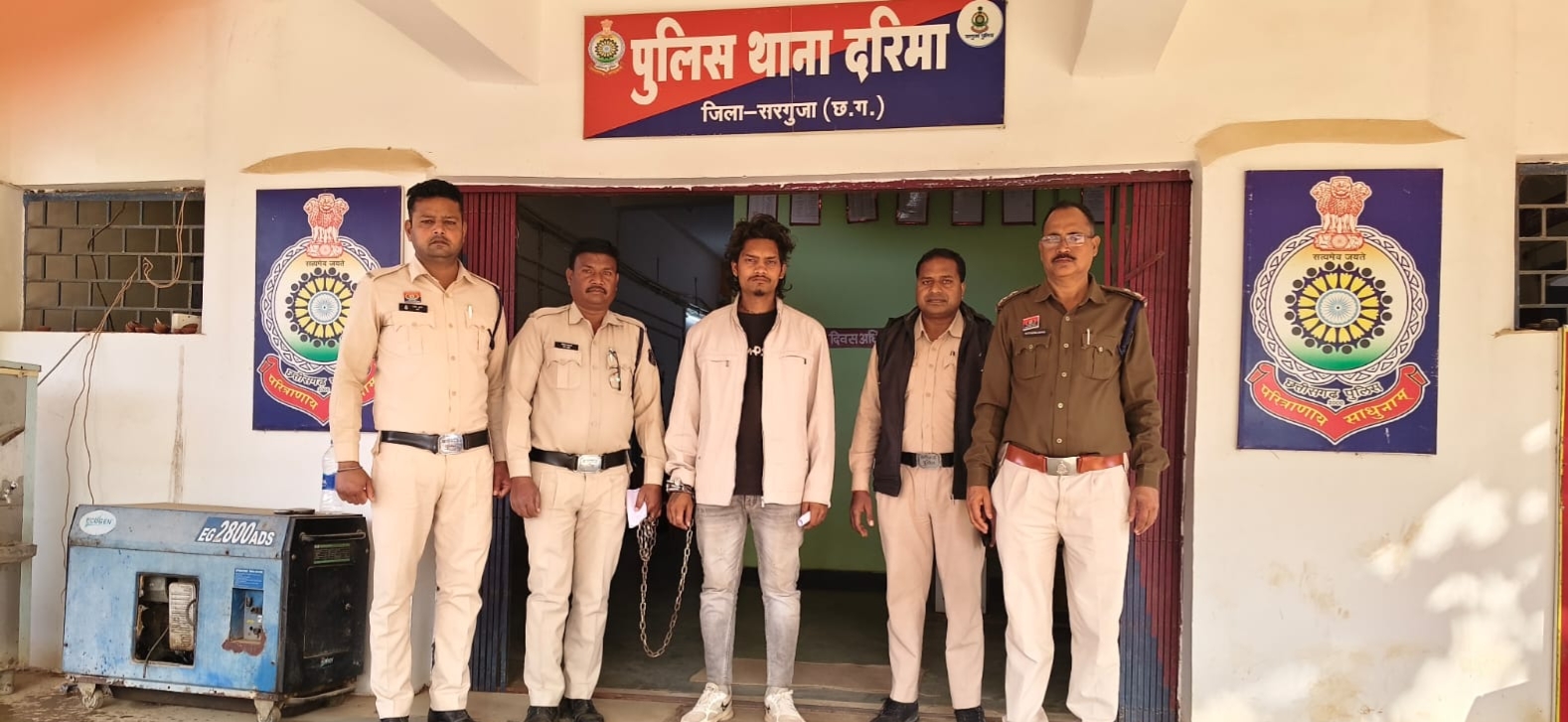 स्कार्पियो लूट का एक आरोपी&nbsp; गिरफ्तार साइबर सेल और दरिमा पुलिस की संयुक्त कार्यवाही.. अन्य फरार आरोपियों की तलाश ज़ारी..